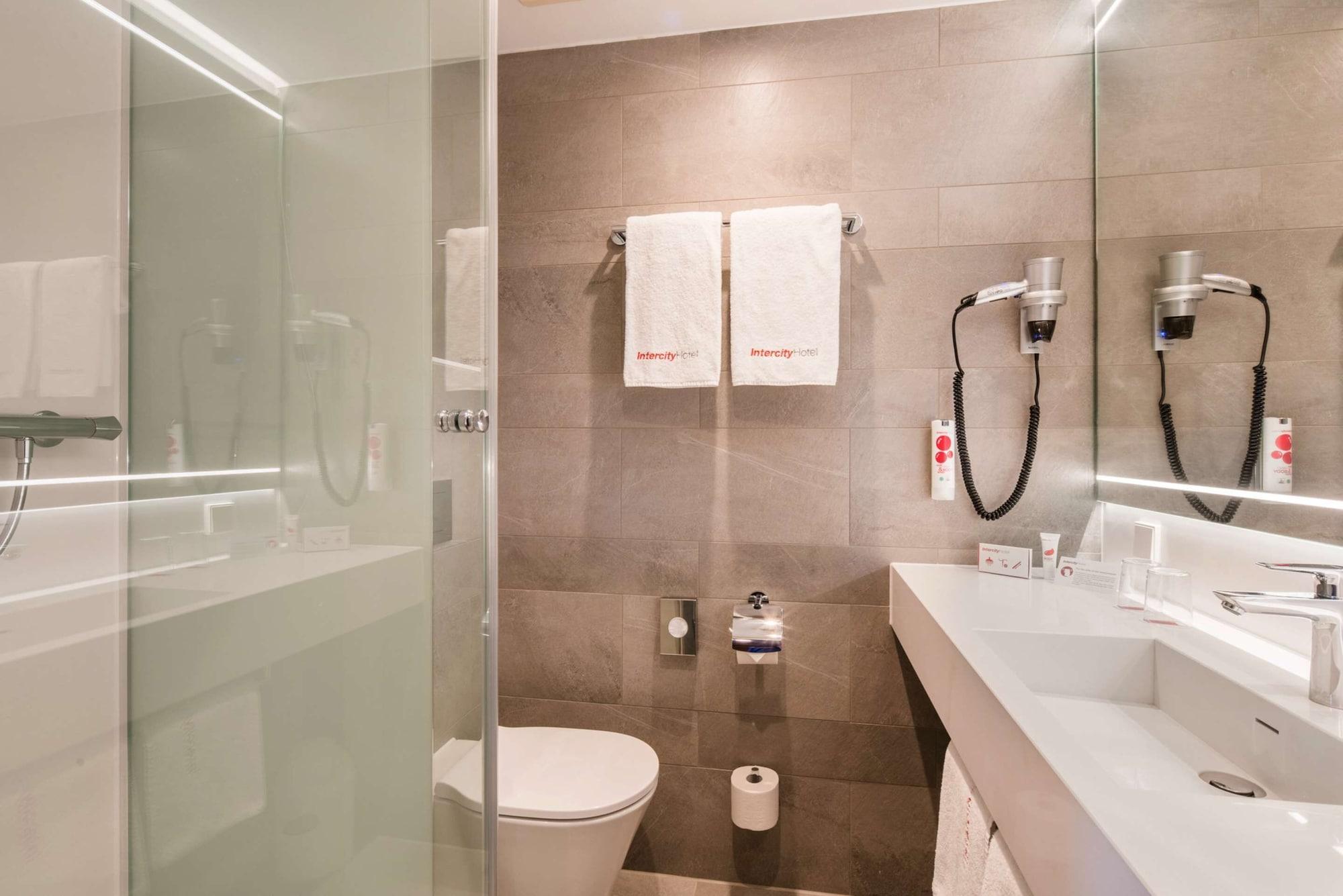 Intercityhotel Hauptbahnhof 4* Amburgo
